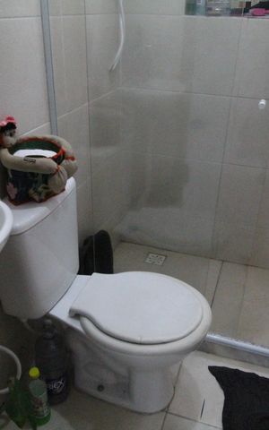 Casa de condomínio à venda com 135m², 3 quartos e 2 vagasBanheiro 1