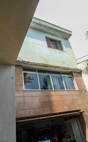 Casa à venda com 186m², 4 quartos e 3 vagas Casa à venda com 186m², 4 quartos e 3 vagasGaragem