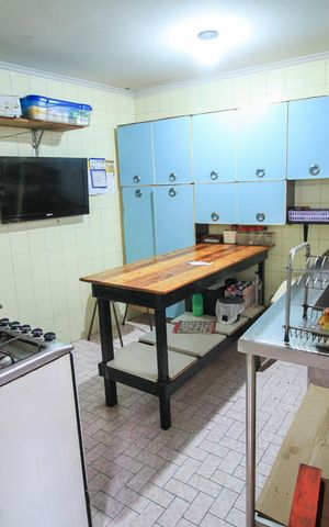 Casa à venda com 186m², 4 quartos e 3 vagas Casa à venda com 186m², 4 quartos e 3 vagasCozinha