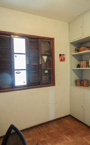Casa à venda com 186m², 4 quartos e 3 vagas Casa à venda com 186m², 4 quartos e 3 vagasQuarto 4