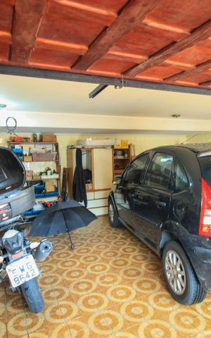 Casa à venda com 186m², 4 quartos e 3 vagas Casa à venda com 186m², 4 quartos e 3 vagasGaragem