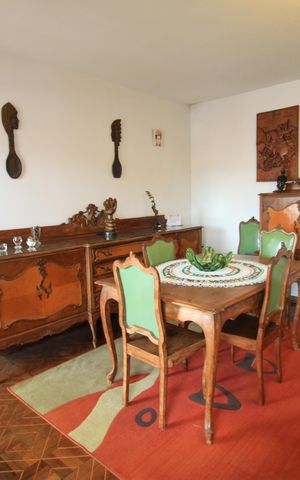 Casa à venda com 186m², 4 quartos e 3 vagas Casa à venda com 186m², 4 quartos e 3 vagasSala