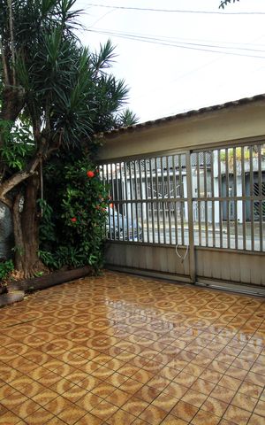 Casa à venda com 186m², 4 quartos e 3 vagas Casa à venda com 186m², 4 quartos e 3 vagasGaragem