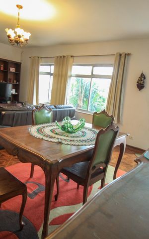 Casa à venda com 186m², 4 quartos e 3 vagas Casa à venda com 186m², 4 quartos e 3 vagasSala