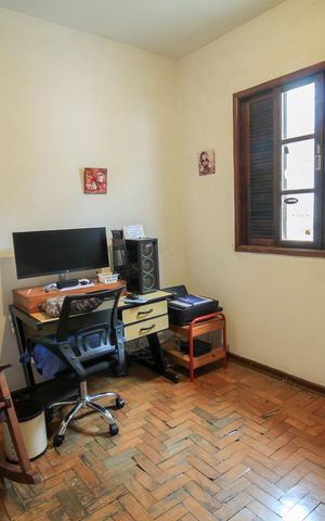 Casa à venda com 186m², 4 quartos e 3 vagas Casa à venda com 186m², 4 quartos e 3 vagasQuarto 4
