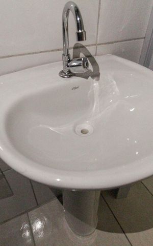 Casa para alugar com 50m², 1 quarto e sem vaga Casa para alugar com 50m², 1 quarto e sem vagaBanheiro