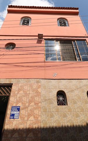 Casa à venda com 174m², 4 quartos e sem vaga Casa à venda com 174m², 4 quartos e sem vagaFachada
