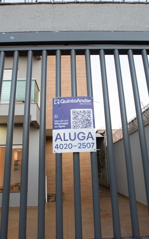 Casa para alugar com 185m², 3 quartos e 2 vagasPlaquinha
