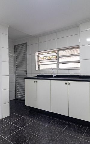 Casa para alugar com 136m², 2 quartos e 1 vaga Casa para alugar com 136m², 2 quartos e 1 vagaCozinha