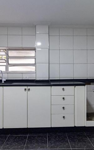 Casa para alugar com 136m², 2 quartos e 1 vaga Casa para alugar com 136m², 2 quartos e 1 vagaCozinha