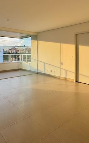 Apartamento à venda com 112m², 3 quartos e 3 vagas Apartamento à venda com 112m², 3 quartos e 3 vagasSala