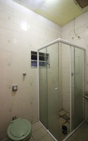 Casa à venda com 250m², 2 quartos e 2 vagasBanheiro Social