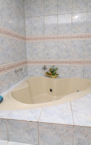 Casa à venda com 204m², 4 quartos e 1 vagaBanheiro 3