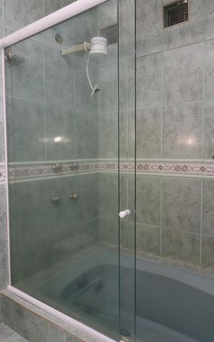Casa à venda com 204m², 4 quartos e 1 vagaBanheiro 4