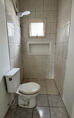 Casa para alugar com 90m², 2 quartos e 2 vagas Casa para alugar com 90m², 2 quartos e 2 vagasBanheiro