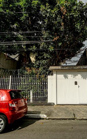 Casa à venda com 251m², 3 quartos e 5 vagas Casa à venda com 251m², 3 quartos e 5 vagasFachada