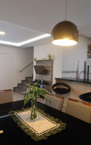 Casa à venda com 123m², 2 quartos e 2 vagasSala