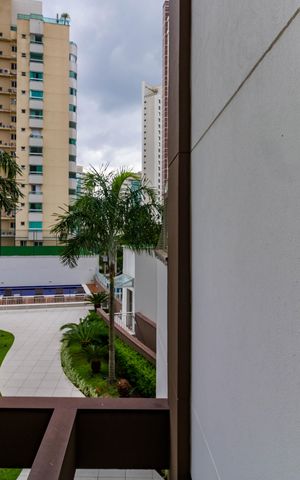 Apartamento à venda com 346m², 4 quartos e 4 vagas Apartamento à venda com 346m², 4 quartos e 4 vagasVista Escritório