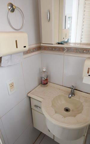 Casa à venda com 400m², 3 quartos e 10 vagasBanheiro 2