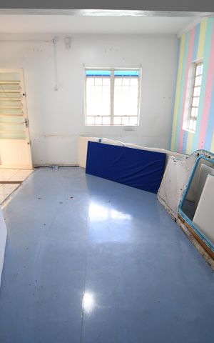 Casa à venda com 400m², 3 quartos e 10 vagasEdícula