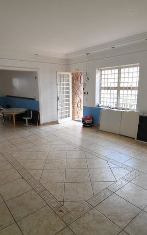 Casa à venda com 400m², 3 quartos e 10 vagasSala