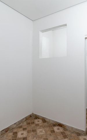 Casa à venda com 295m², 4 quartos e 4 vagas Casa à venda com 295m², 4 quartos e 4 vagasDepósito