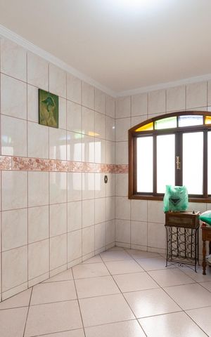 Casa à venda com 295m², 4 quartos e 4 vagas Casa à venda com 295m², 4 quartos e 4 vagasCopa