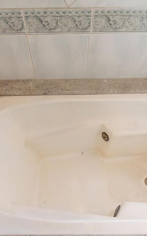 Casa à venda com 295m², 4 quartos e 4 vagas Casa à venda com 295m², 4 quartos e 4 vagasBanheiro Social