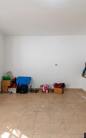 Casa à venda com 295m², 4 quartos e 4 vagas Casa à venda com 295m², 4 quartos e 4 vagasEdícula