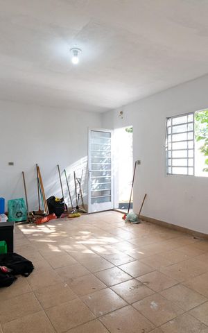 Casa à venda com 295m², 4 quartos e 4 vagas Casa à venda com 295m², 4 quartos e 4 vagasEdícula