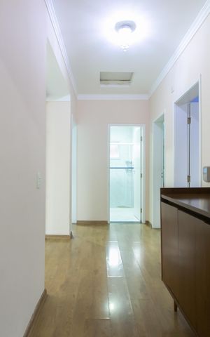 Casa à venda com 600m², 5 quartos e 4 vagas Casa à venda com 600m², 5 quartos e 4 vagasHall do Quarto