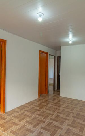 Casa à venda com 110m², 4 quartos e 4 vagas Casa à venda com 110m², 4 quartos e 4 vagasCorredor