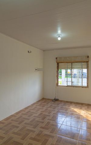 Casa à venda com 110m², 4 quartos e 4 vagas Casa à venda com 110m², 4 quartos e 4 vagasCorredor