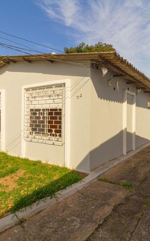 Casa à venda com 110m², 4 quartos e 4 vagas Casa à venda com 110m², 4 quartos e 4 vagasFachada