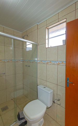 Casa à venda com 110m², 4 quartos e 4 vagas Casa à venda com 110m², 4 quartos e 4 vagasBanheiro