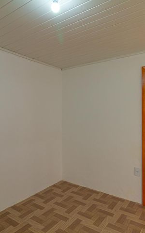 Casa à venda com 110m², 4 quartos e 4 vagas Casa à venda com 110m², 4 quartos e 4 vagasCorredor