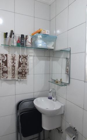 Casa à venda com 163m², 5 quartos e 1 vagaÁrea de Serviço - Banheiro