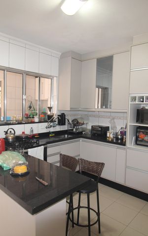 Casa à venda com 163m², 5 quartos e 1 vagaCozinha