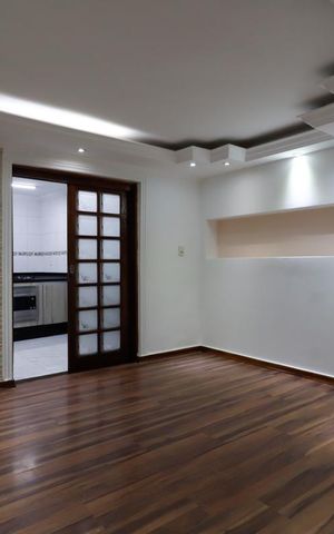 Casa à venda com 298m², 8 quartos e 2 vagas Casa à venda com 298m², 8 quartos e 2 vagasCasa 1 - Quarto 2