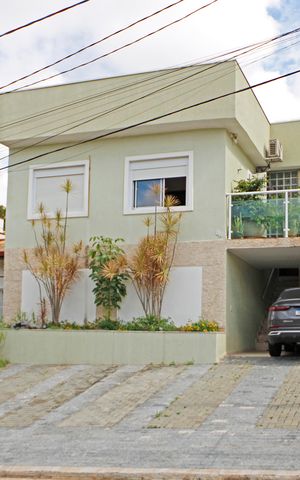Casa de condomínio para alugar com 141m², 3 quartos e 4 vagasFachada