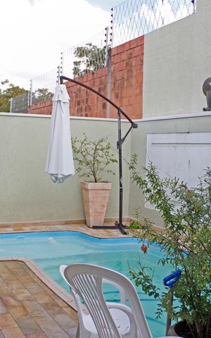Casa de condomínio para alugar com 141m², 3 quartos e 4 vagasPiscina