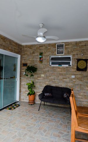 Casa à venda com 170m², 4 quartos e 3 vagas Casa à venda com 170m², 4 quartos e 3 vagasÁrea Gourmet
