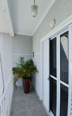 Casa à venda com 170m², 4 quartos e 3 vagas Casa à venda com 170m², 4 quartos e 3 vagasVaranda da Suíte