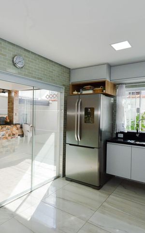 Casa à venda com 170m², 4 quartos e 3 vagas Casa à venda com 170m², 4 quartos e 3 vagasCozinha