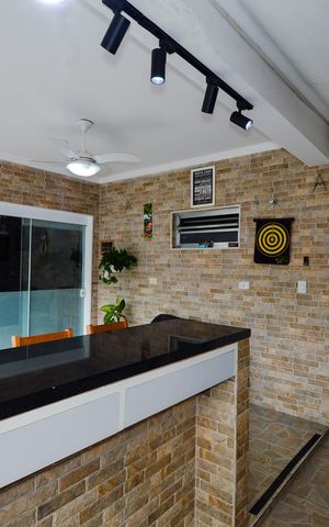 Casa à venda com 170m², 4 quartos e 3 vagas Casa à venda com 170m², 4 quartos e 3 vagasÁrea Gourmet