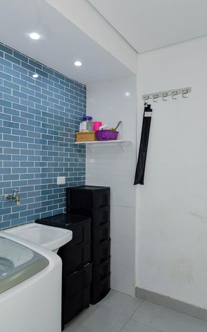 Casa à venda com 170m², 4 quartos e 3 vagas Casa à venda com 170m², 4 quartos e 3 vagasÁrea de Serviço