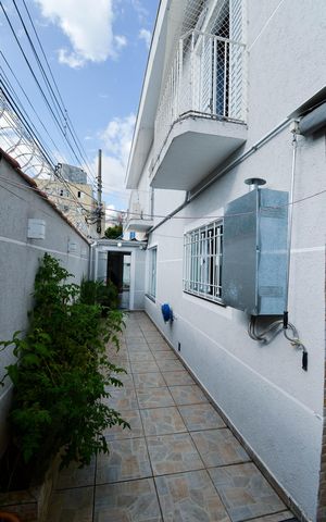 Casa à venda com 170m², 4 quartos e 3 vagas Casa à venda com 170m², 4 quartos e 3 vagasCorredor Lateral