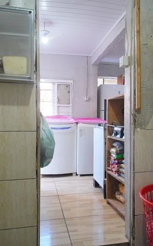 Casa à venda com 85m², 2 quartos e 2 vagasBanheiro