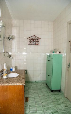 Casa para alugar com 250m², 3 quartos e 1 vaga Casa para alugar com 250m², 3 quartos e 1 vagaBanheiro