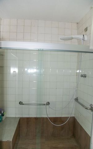Casa para alugar com 250m², 3 quartos e 1 vaga Casa para alugar com 250m², 3 quartos e 1 vagaBanheiro